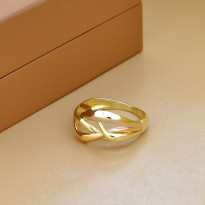 Zlatý dámsky prsteň IRIA K04.036.A3