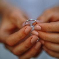 Zlatý dámsky prsteň WEDDING K02.061.W2